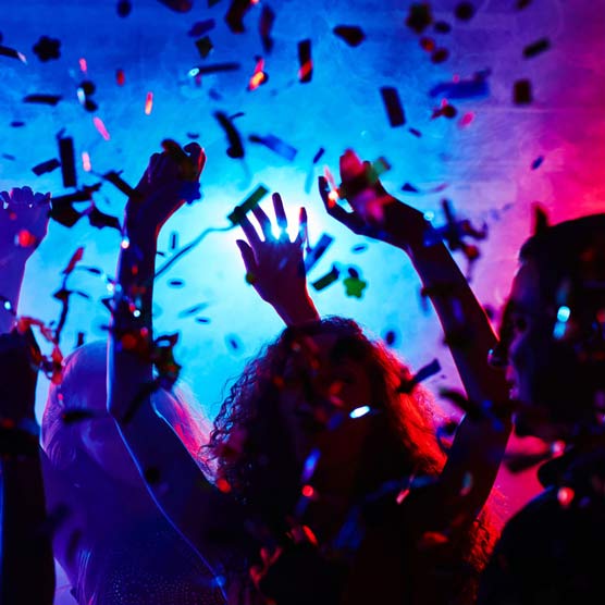 Amici festeggiano addio al celibato